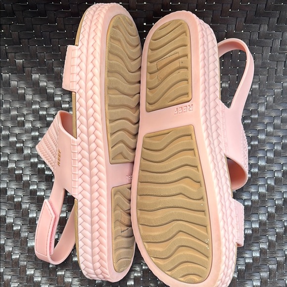 Reef Pink Sandals with Textured Straps and Platform Sole - Picture 12 of 12